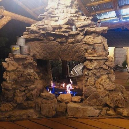 Stonegate Lodge Bed, Wifi, 50In Roku Tv, Salt Water Pool Room #109 Юрека Спрингс Екстериор снимка