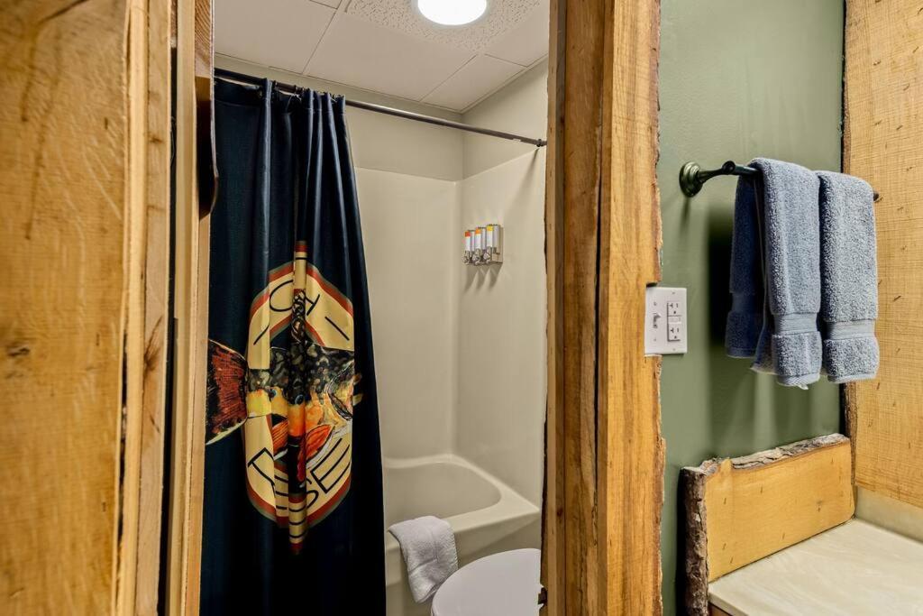Stonegate Lodge Bed, Wifi, 50In Roku Tv, Salt Water Pool Room #109 Юрека Спрингс Екстериор снимка