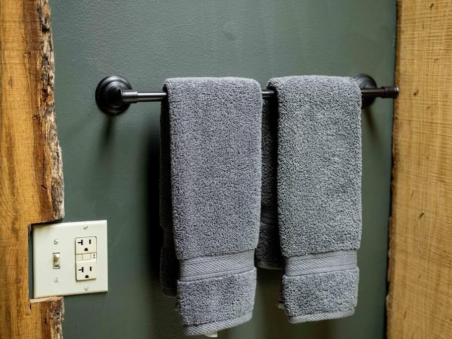 Stonegate Lodge Bed, Wifi, 50In Roku Tv, Salt Water Pool Room #109 Юрека Спрингс Екстериор снимка