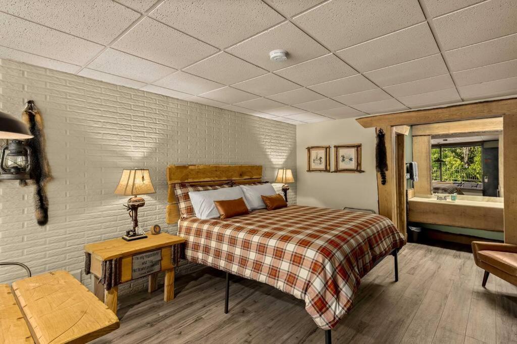 Stonegate Lodge Bed, Wifi, 50In Roku Tv, Salt Water Pool Room #109 Юрека Спрингс Екстериор снимка